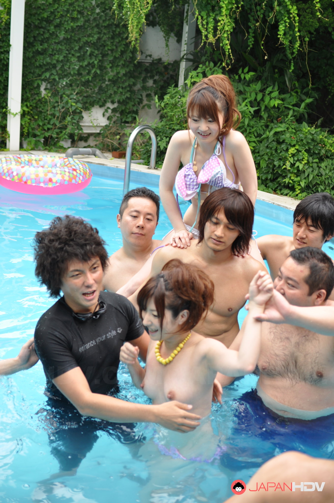 Japanese Pool Porn - Really sexy Japanese pool party